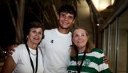 De Rui Borges a Paulinho: Dolores Aveiro com sorriso 'de orelha a orelha' junto à comitiva do Sporting