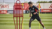 O primeiro dia no Benfica: Richard Ríos conheceu os cantos à nova casa