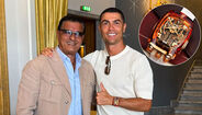 Ronaldo recebe relógio exclusivo da Jacob & Co. avaliado em 1.5 milhões de dólares