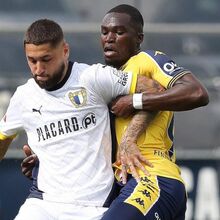 <![CDATA[ Óscar Aranda foi operado com sucesso e inicia recuperação à lesão no joelho direito ]]>