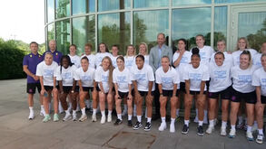 Príncipe William visita seleção inglesa antes do Europeu feminino