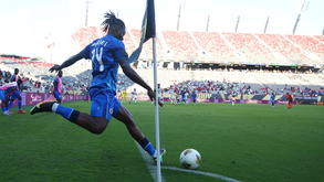 Oficial: Vizela contrata internacional haitiano Leverton Pierre
