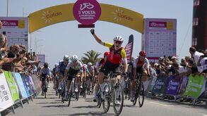 Amalie Dideriksen lidera a Volta a Portugal feminina após vencer a etapa inaugural em Esposende