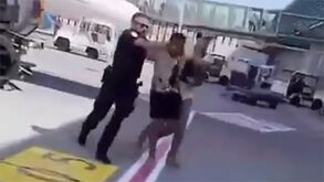 Marcou golo histórico no Mundial de Clubes e acabou detido ao chegar a França