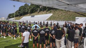 Luís Pinto inicia trabalhos no V. Guimarães com restrições físicas no plantel