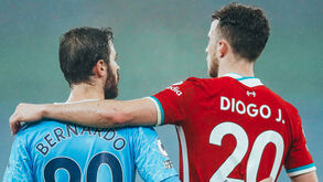 Manchester City partilha imagem arrepiante de Diogo Jota e Bernardo Silva: «Notícia devastadora»