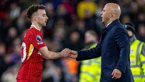 Arne Slot recorda Diogo Jota e o impacto no Liverpool