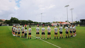 Chelsea cumpre minuto de silêncio em homenagem a Diogo Jota: Pedro Neto ausente no treino