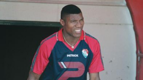 Peter Rufai, antigo guarda-redes do Farense e Gil Vicente, morreu aos 61 anos