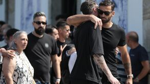 Futebol, amigos, família e populares despediram-se de Diogo Jota e do irmão: as imagens das cerimónias fúnebres