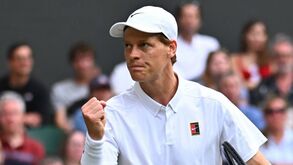 Sinner chega aos oitavos de final de Wimbledon pelo quarto ano consecutivo