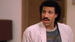 Do clássico dos anos 80 à cabeça de Lionel Ritchie: Burnley apresenta Kyle Walker com vídeo... estranho