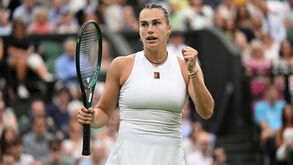 Aryna Sabalenka apura-se para os quartos de final em Wimbledon 