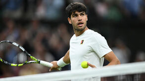 Bicampeão Carlos Alcaraz nos quartos de final de Wimbledon