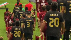 Raúl Jiménez presta tributo a Diogo Jota na final da Gold Cup