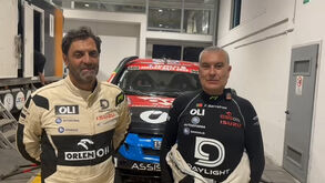 Fernando Barreiros em Isuzu D-Max na frente da Classe Stock da Italian Baja