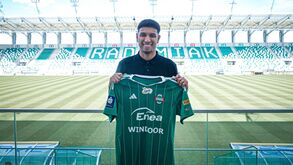 João Pedro, ex-Rio Ave, oficializado como reforço dos polacos do Radomiak Radom
