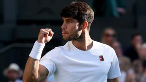 Carlos Alcaraz bate Cameron Norrie e segue para as meias-finais de Wimbledon