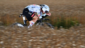 Remco Evenepoel vence contrarrelógio e João Almeida sobe a 7.º na geral do Tour