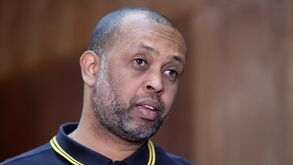 Helton detido por posse ilegal de arma
