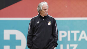 Benfica ignora dívida de 555 mil euros a Jorge Jesus durante um ano