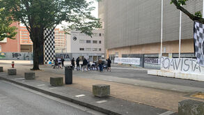 Panteras Negras em protesto junto ao Bessa: «Boavista é nosso, só saímos daqui com explicações»