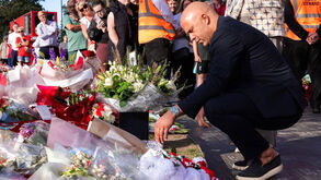 Arne Slot a prestar homenagem a Diogo Jota em Anfield 