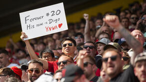 «O nome dele é Diogo»: a partir dos 20', adeptos de Liverpool e Preston cantaram por Jota durante... 10 minutos seguidos