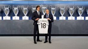 Carreras é apresentado como jogador do Real Madrid