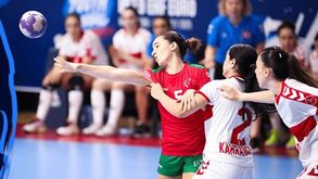 Seleção de andebol feminino sub-19 vence Turquia e lutará pelo 17.º no Europeu