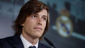 Se arrependimento matasse... Ingleses identificam quem no Man. United deixou escapar Carreras 