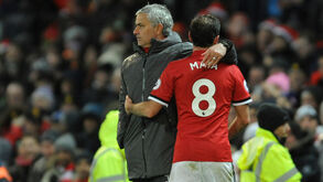 «Tens de sair!»: avô de Mata fez apelo ao espanhol assim que Mourinho chegou ao Man. United