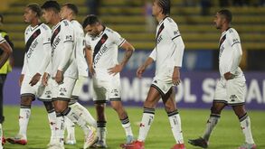 Bronca no Vasco da Gama: claque entra no centro de treinos e atira-se a tudo e todos