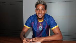 Oficial: João Pedro reforça ataque do Chaves