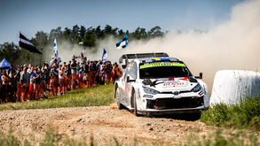 Oliver Solberg surpreende e lidera na Estónia após primeiro dia