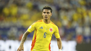 Rui Costa seduz Richard Ríos a rumar ao Benfica