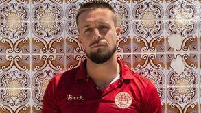 Vencedor da Liga Europa pelo Sevilha assina pela U. Leiria 