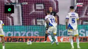 O golo de penálti de Di María que deu a vitória ao Rosario Central frente ao Lanús de Salvio