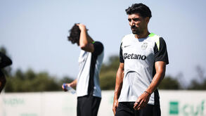 FIFA impede Corinthians de contratar jogadores: revés para a saída de Esgaio do Sporting