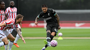 Darwin Núñez assina hat-trick na goleada ao Stoke 