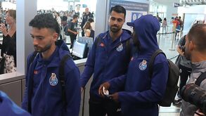 As imagens da partida do FC Porto para a Áustria