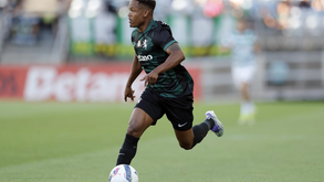 Geny Catamo vê cerco a apertar-se