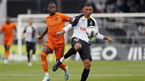 Farense garante Cláudio Falcão até 2029