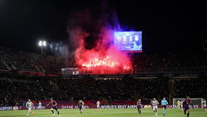 Benfica vence com apoio dos adeptos em jogo da Liga dos Campeões