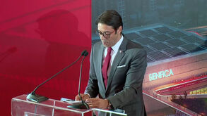 Rui Costa explica por que motivo quer aumentar a lotação do Estádio da Luz para 80 mil
