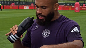 Bryan Mbeumo já trabalha no Manchester United