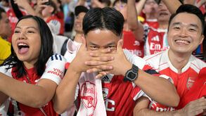 Arsenal vence Milan e adeptos já festejam... à Gyökeres