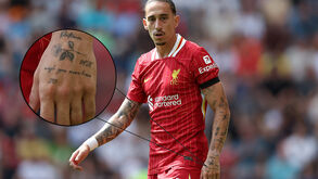 Tsimikas grava Diogo Jota na pele: a tatuagem do grego em homenagem ao português