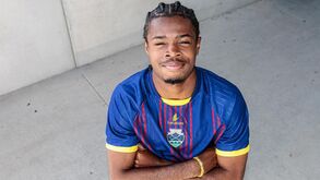 Oficial: Robyn Esajas é reforço do Chaves