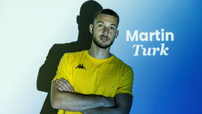 Martin Turk assina até 2028